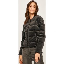 Helly Hansen - Kurtka puchowa. Czarne kurtki damskie Helly Hansen, s, bez wzorów, z poliesteru, krótkie. W wyprzedaży za 499,90 zł.
