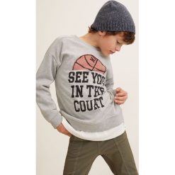 Mango Kids - Bluza dziecięca Cheap4 104-164 cm. Szare bluzy chłopięce marki Mango Kids, z nadrukiem, z dzianiny, bez rękawów, bez kaptura. Za 49,90 zł.