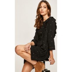 Answear - Sukienka. Czarne sukienki damskie ANSWEAR, na co dzień, s, bez wzorów, z wiskozy, casualowe, z okrągłym kołnierzem, z długim rękawem, długie, mini, rozkloszowane. Za 149,90 zł.
