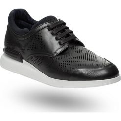 Czarne skórzane sneakersy Emporio Armani we wzór. Czarne sneakersy męskie Emporio Armani, na sznurówki. Za 739,50 zł.