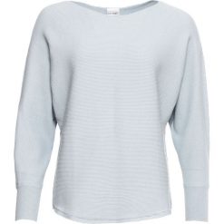 Sweter w prążek "oversize" bonprix pudrowy niebieski melanż. Fioletowe swetry damskie bonprix, bez wzorów, bez rękawów, bez kaptura. Za 74,99 zł.