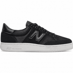 New Balance PROWTCLB. Buty sportowe damskie New Balance, bez wzorów, klasyczne, tenisowe. W wyprzedaży za 179,99 zł.