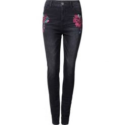 Desigual jeansy damskie Denim Atenas 28 czarne. Czarne jeansy damskie Desigual, z podwyższonym stanem. W wyprzedaży za 299,00 zł.