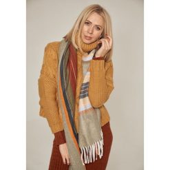 Żółty Golf Beeston. Żółte swetry damskie Born2be, bez wzorów, z dzianiny, eleganckie, z długim rękawem, długie, bez kaptura. Za 179,99 zł.