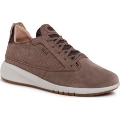 Sneakersy GEOX - D Aerantis A D02HNA 00022 C5005 Dk Beige. Pomarańczowe półbuty damskie Geox, na co dzień, bez wzorów, ze skóry, bez obcasa, na płaskiej podeszwie, bez zapięcia. Za 589,00 zł.