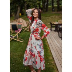 Sukienka Helen white. Białe sukienki damskie Fanaberia.com, na wiosnę, bez wzorów, z materiału, bez kołnierzyka, bez rękawów. Za 129,00 zł.