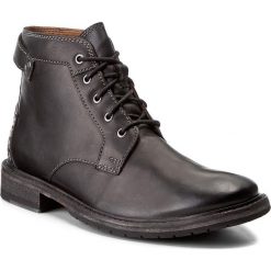 Kozaki CLARKS - Clarkdale Bud 261277767 Black Leather. Czarne buty zimowe męskie Clarks, z materiału. W wyprzedaży za 409,00 zł.
