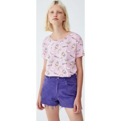 Koszulka w jednorożce. Szare koszulki damskie marki Pull&Bear, bez wzorów, bez kołnierzyka. Za 29,90 zł.