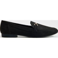 Lordsy z imitacji zamszu - Czarny. Czarne lordsy damskie Mohito, bez obcasa. Za 79,99 zł.