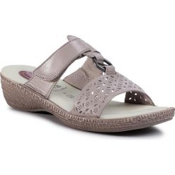 Klapki JANA - 8-27110-24 Taupe 341. Szare klapki damskie Jana, bez wzorów, ze skóry, bez obcasa. W wyprzedaży za 139,00 zł.