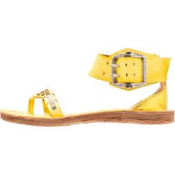 A.S.98 Japonki papaya/oro. Żółte klapki damskie marki A.S.98, bez wzorów, ze skóry, bez obcasa. Za 629,00 zł.