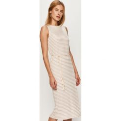 Vero Moda - Sukienka. Białe sukienki damskie Vero Moda, na co dzień, s, bez wzorów, z elastanu, casualowe, z okrągłym kołnierzem, bez rękawów, midi, proste. Za 129,90 zł.