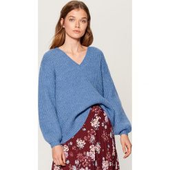 Sweter z bufiastymi rękawami - Niebieski. Niebieskie swetry klasyczne damskie Mohito, l. Za 149,99 zł.