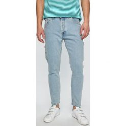 Tommy Jeans - Jeansy. Niebieskie jeansy męskie Tommy Jeans, bez wzorów. W wyprzedaży za 299,90 zł.