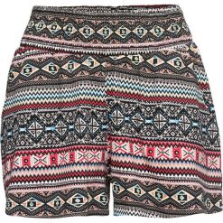 Spodenki dresowe bonprix czarny z nadrukiem. Czarne bermudy damskie bonprix, z nadrukiem, z dresówki. Za 34,99 zł.