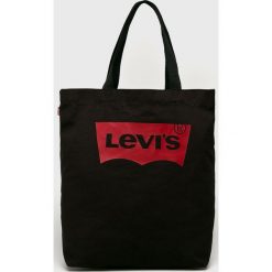 Levi's - Torebka. Czarne torebki klasyczne damskie marki Levi's®, bez wzorów, z bawełny, casualowe, na ramię, duże, bez dodatków. W wyprzedaży za 69,90 zł.