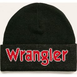 Wrangler - Czapka. Czarne czapki męskie Wrangler, na zimę, z dzianiny. W wyprzedaży za 49,90 zł.