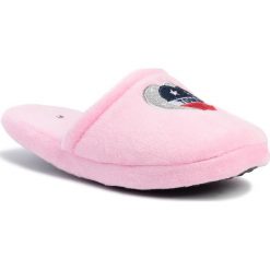 Kapcie TOMMY HILFIGER - T3A1-30544-0810 Pink 302. Różowe sandały dziewczęce TOMMY HILFIGER, z tworzywa sztucznego, bez zapięcia. Za 129,00 zł.