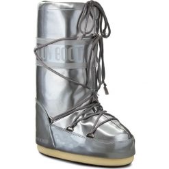Śniegowce MOON BOOT - Vinile Met. 14021400004 Argento D. Szare kozaki damskie Moon Boot, na zimę, ze skóry ekologicznej, na niskim obcasie, bez zapięcia. W wyprzedaży za 469,00 zł.