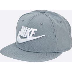 Nike Sportswear - Czapka snapback Limitless True. Szare czapki z daszkiem męskie Nike Sportswear, z bawełny. W wyprzedaży za 89,90 zł.