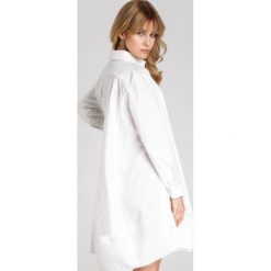 Biała Sukienka Brogan. Białe sukienki damskie Renee, s, bez wzorów, eleganckie, z wykładanym kołnierzem, z krótkim rękawem, długie, mini, koszulowe. Za 129,99 zł.