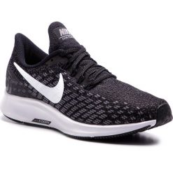 Buty NIKE - Air Zoom Pegasus 35 942855 001 Black/White/Gunsmoke/Oil Grey. Szare buty sportowe damskie Nike, bez wzorów, z tworzywa sztucznego, sportowe, do biegania, nike zoom. W wyprzedaży za 379,00 zł.