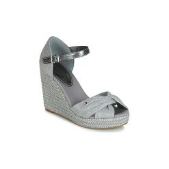 Sandały Tommy Hilfiger ELENA 3C1. Szare sandały damskie TOMMY HILFIGER, bez wzorów, bez obcasa, bez zapięcia. Za 311,20 zł.