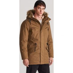 Kurtka parka z kapturem - Brązowy. Pomarańczowe kurtki męskie Reserved, s, bez wzorów, z kapturem. Za 399,99 zł.