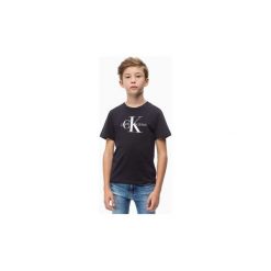 T-shirty z krótkim rękawem Dziecko Calvin Klein Jeans IB0IB00032 MONOGRAM TEE. Czarne t-shirty chłopięce Calvin Klein Jeans, bez wzorów, z jeansu, z krótkim rękawem. Za 152,19 zł.