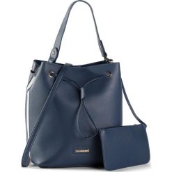 Torebka MONNARI - BAG0870-013 Navy. Niebieskie torebki klasyczne damskie marki Monnari, bez wzorów, ze skóry ekologicznej, bez dodatków. W wyprzedaży za 189,00 zł.