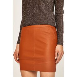 Only - Spódnica. Pomarańczowe spódniczki damskie ONLY, na co dzień, bez wzorów, z poliesteru, casualowe, mini, proste. W wyprzedaży za 59,90 zł.