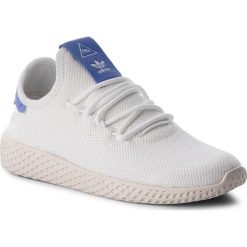 Buty adidas - Pw Tennis Hu B41794 Ftwwht/Ftwwht/Cwhite. Białe buty sportowe damskie marki Adidas, bez wzorów, z tworzywa sztucznego, bez obcasa, na płaskiej podeszwie, bez zapięcia. W wyprzedaży za 279,00 zł.