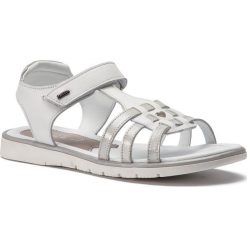 Sandały LASOCKI YOUNG - CI12-TRES-12 White/Silver 1. Białe sandały dziewczęce Lasocki Young, ze skóry, bez zapięcia. Za 99,99 zł.