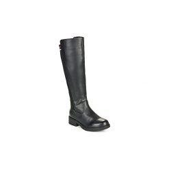 Kozaki Refresh 69257-BLACK. Czarne kozaki damskie Refresh, bez obcasa, bez zapięcia. W wyprzedaży za 244,30 zł.