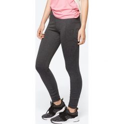 Legginsy we wzory: Legginsy w kolorze szarym