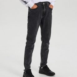 Jeansy regular - Czarny. Czarne jeansy męskie Cropp, m, bez wzorów. Za 149,99 zł.