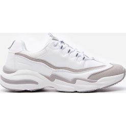 Sneakersy - Biały. Białe sneakersy damskie House, bez zapięcia. W wyprzedaży za 49,99 zł.