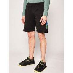 Szorty sportowe EA7 Emporio Armani 3HPS69 PJ05Z 1200. Czarne spodenki sportowe męskie EA7 Emporio Armani, xxl, bez wzorów, z bawełny, sportowe. Za 379,00 zł.