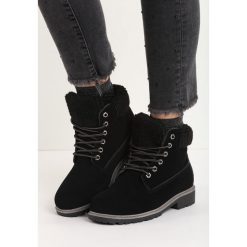 Czarne Traperki Stitches. Czarne buty zimowe damskie Born2be, z okrągłym noskiem, na niskim obcasie. Za 89,99 zł.