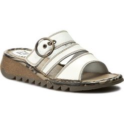 Klapki FLY LONDON - Theafly P500724004 Offwhite. Białe klapki damskie Fly London, bez wzorów, ze skóry, bez obcasa, na obcasie. W wyprzedaży za 249,00 zł.
