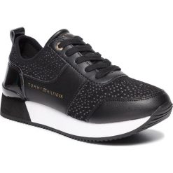 Sneakersy TOMMY HILFIGER - City Iconic Knitted Sneaker FW0FW04306 Black 990. Czarne półbuty damskie TOMMY HILFIGER, ze skóry ekologicznej. Za 449,00 zł.