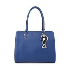 Guess Torebka Damska, Niebieska. Niebieskie torebki klasyczne damskie Guess, z aplikacjami, eleganckie, bez dodatków. W wyprzedaży za 491,00 zł.