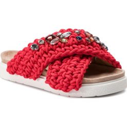 Klapki INUIKII - Slipper Woven 70104-6 Stones Red. Czerwone klapki damskie marki Inuikii, bez wzorów, ze skóry, bez obcasa. Za 939,00 zł.