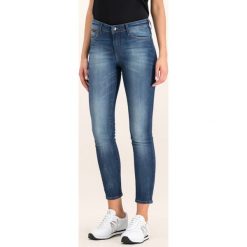 Jeansy Skinny Fit Armani Exchange 6GYJ05 Y2MGZ 1500. Niebieskie jeansy damskie Armani Exchange. W wyprzedaży za 329,00 zł.