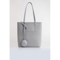 Shopper bag damskie: Shopper bag z przywieszką