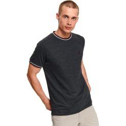 T-shirt krótki rękaw męski z haftem. Szare t-shirty męskie Top Secret, na zimę, s, w paski, z bawełny, eleganckie, bez kołnierzyka, krótkie. W wyprzedaży za 19,99 zł.