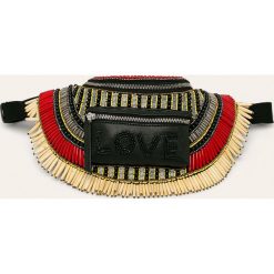 Desigual - Nerka. Czarne nerki damskie Desigual, w paski, z bawełny, duże, z aplikacjami. Za 349,90 zł.