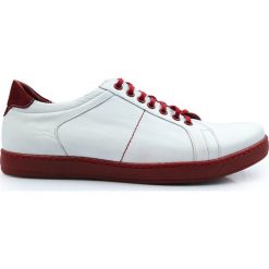 Biało-czerwone obuwie sportowe T113. Czerwone buty sportowe męskie Modini Moda Męska, ze skóry, bez zapięcia. Za 225,00 zł.