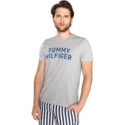Tommy Hilfiger Graphic Koszulka Szary. Szare podkoszulki męskie TOMMY HILFIGER, xxl, z nadrukiem, z bawełny, z krótkim rękawem. Za 206,95 zł.
