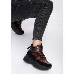 Brązowe Traperki Riverfront. Pomarańczowe sneakersy damskie Renee. Za 119,99 zł.